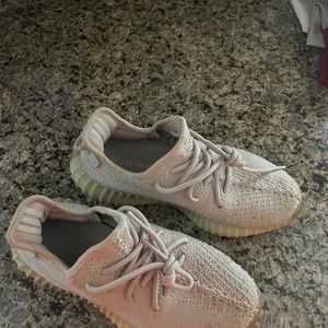 Yeezy Boost v2